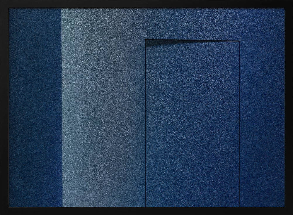 Minimalismo blu o una porta segreta | Poster - Stampe d’Arte