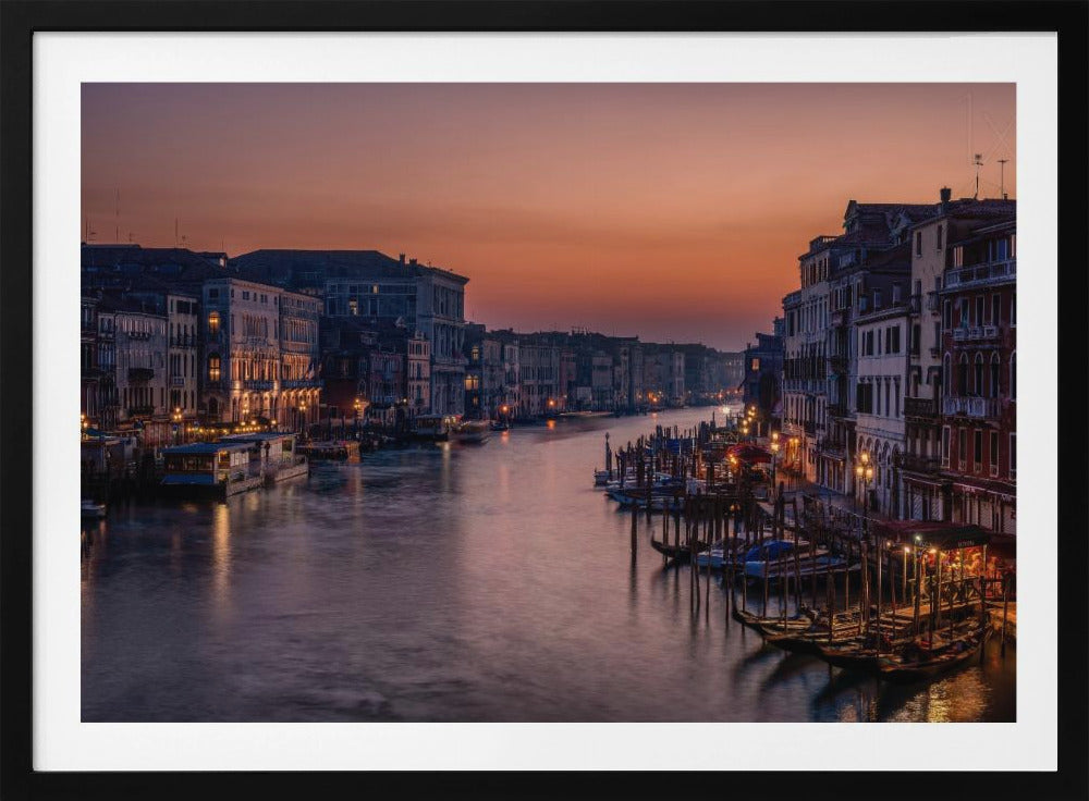 Venetsian Canal Grande auringonlaskussa | Julisteet - Taidevedokset