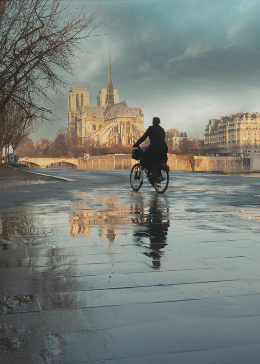 Notre Dame i rowerzysta | Wydruki na łótnie